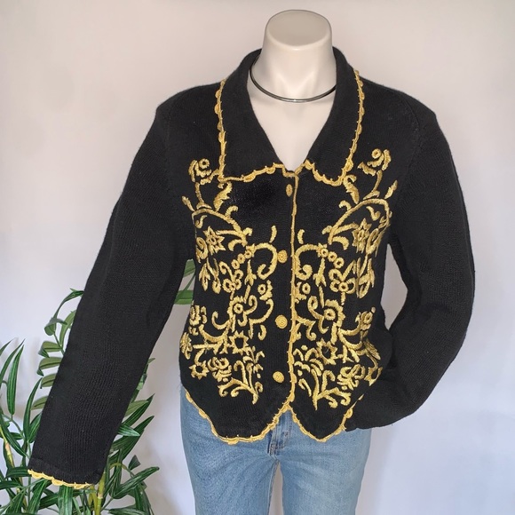 v i n t a g e ::Whimsical Floral Embroidered Granny Knit...